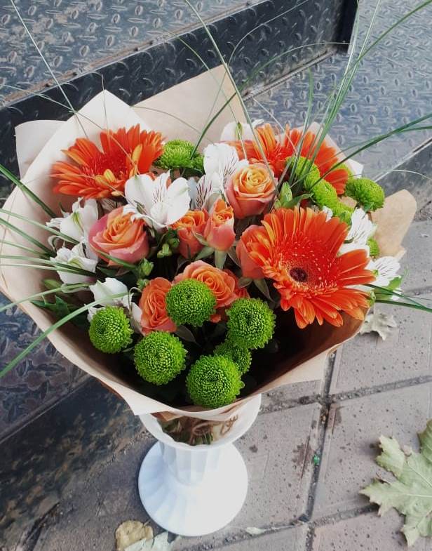 Букет цветов из: Герберы, Хризантемы, Альстромерии и Розы в посёлок центральной усадьбы совхоза Синичино