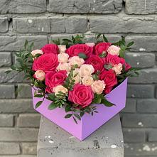 Цветочная композиция из Розы в коробке в посёлок центральной усадьбы совхоза Синичино