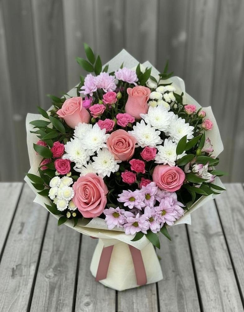 Букет цветов из: Альстромерии, Гвоздики, Розы и Хризантемы в посёлок центральной усадьбы совхоза Синичино