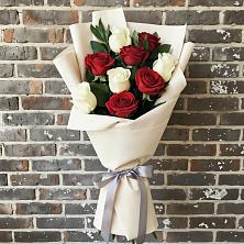 Букет цветов из:  Розы в посёлок центральной усадьбы совхоза Синичино