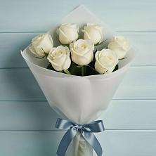 Букет 7 Белых роз Эдлесс Лав в посёлок центральной усадьбы совхоза Синичино