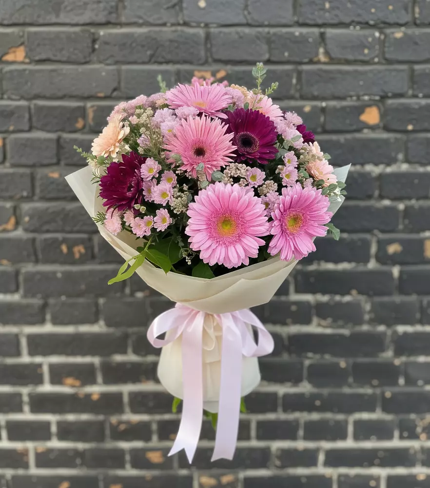 Букет цветов из: Герберы и Хризантемы в посёлок центральной усадьбы совхоза Синичино