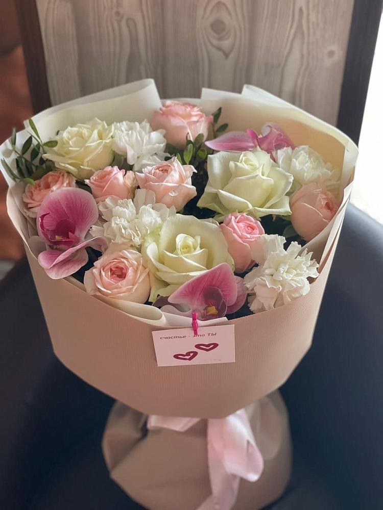 Букет цветов из: Орхидеи, Розы и Гвоздики в посёлок центральной усадьбы совхоза Синичино