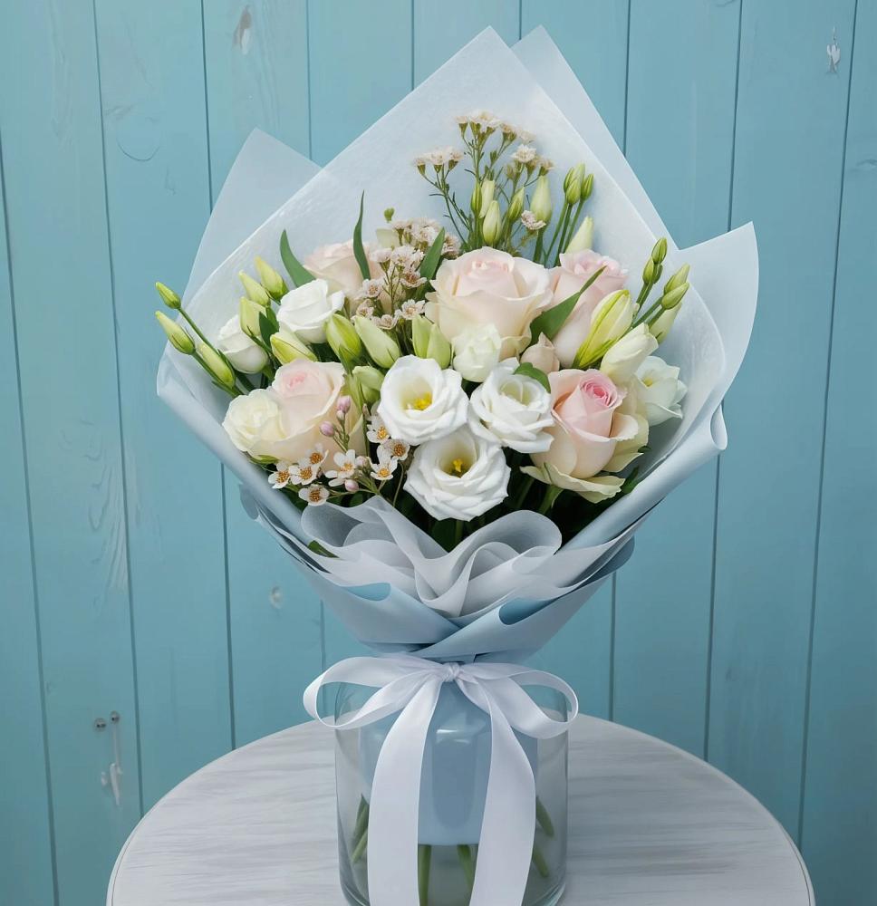 Букет цветов из: Розы и Лизиантусы в посёлок центральной усадьбы совхоза Синичино