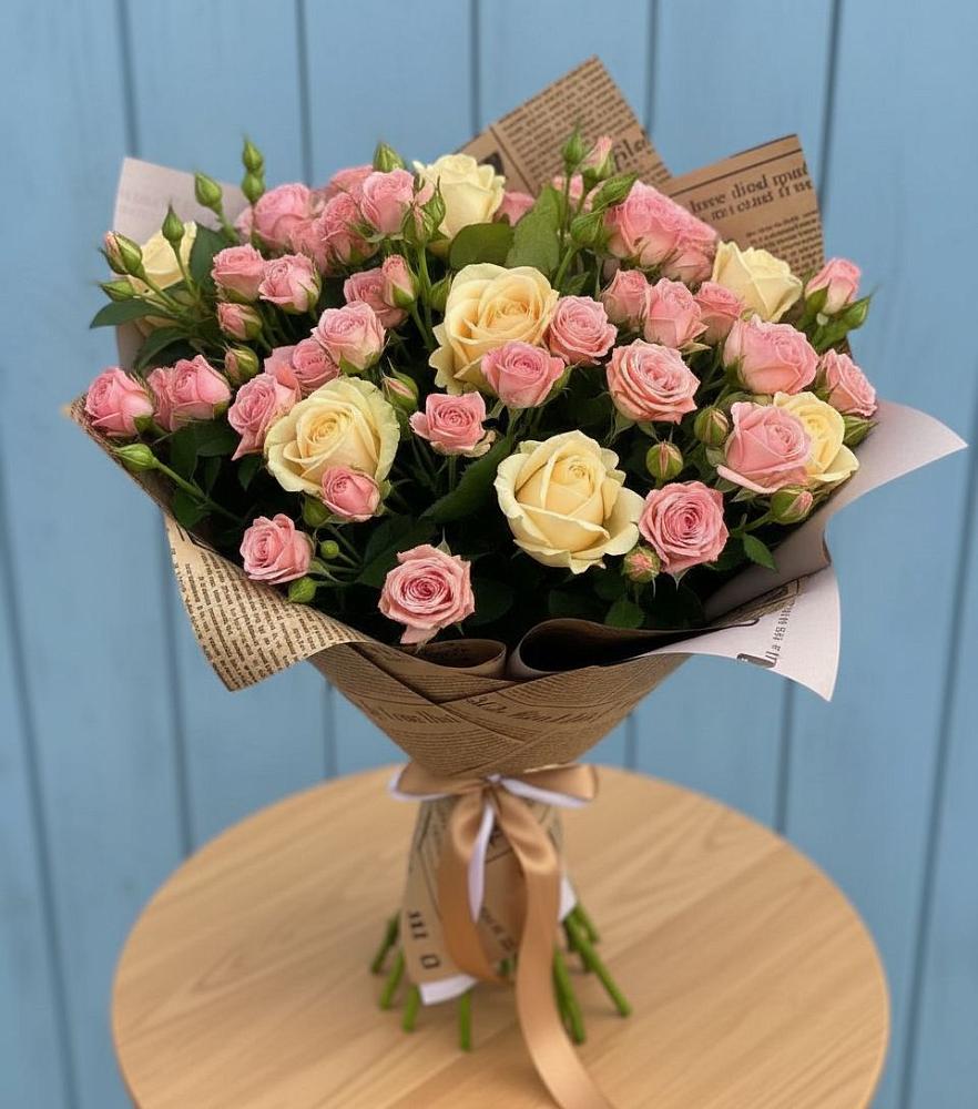 Букет цветов из: Розы в посёлок центральной усадьбы совхоза Синичино