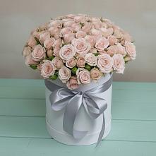 Цветочная композиция из Розы в шляпной коробке в посёлок центральной усадьбы совхоза Синичино