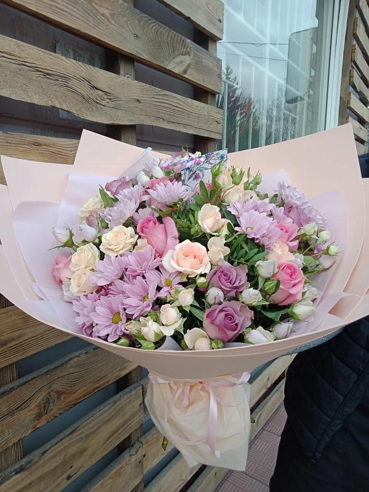 Букет цветов из: Розы и Хризантемы в посёлок центральной усадьбы совхоза Синичино