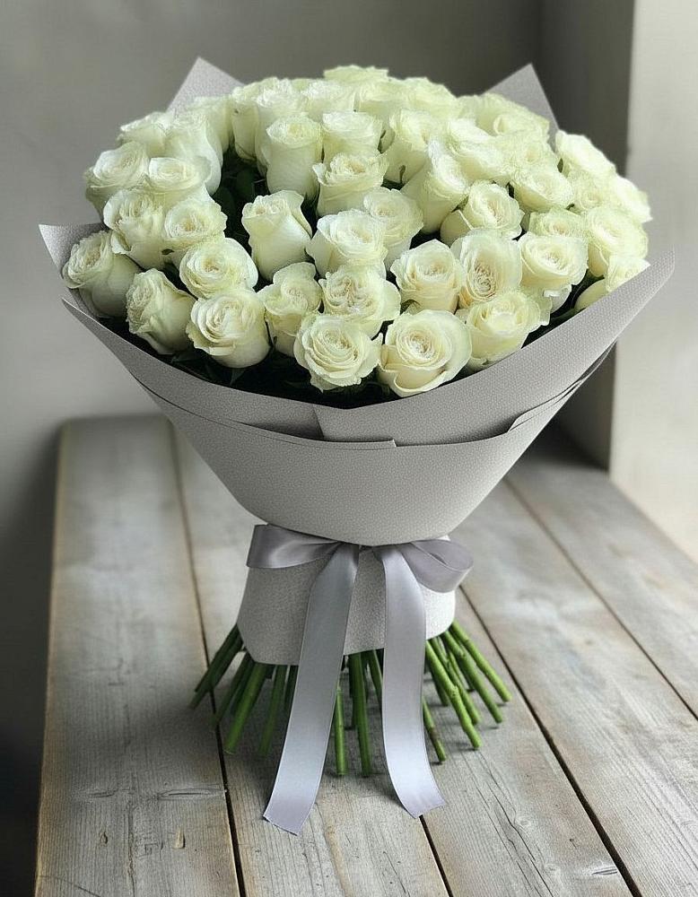 Букет 35 Белых роз в посёлок центральной усадьбы совхоза Синичино
