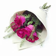Букет цветов из:  Розы в посёлок центральной усадьбы совхоза Синичино