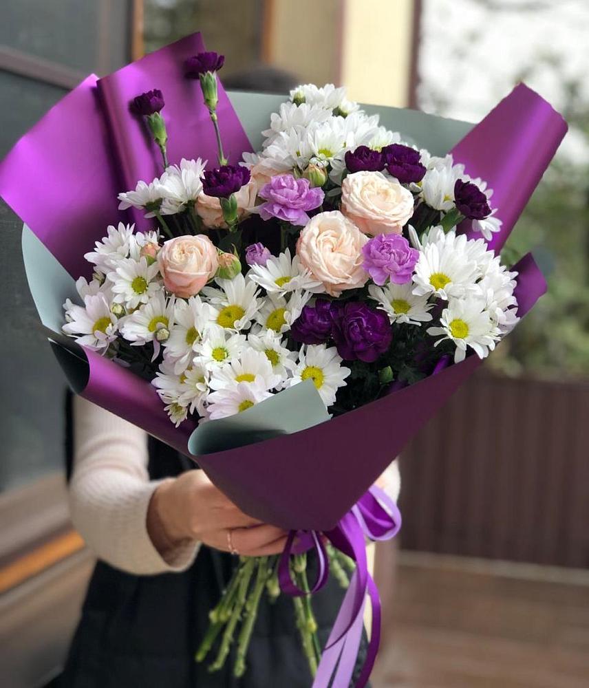 Букет цветов из: Хризантемы, Гвоздики и Розы в посёлок центральной усадьбы совхоза Синичино