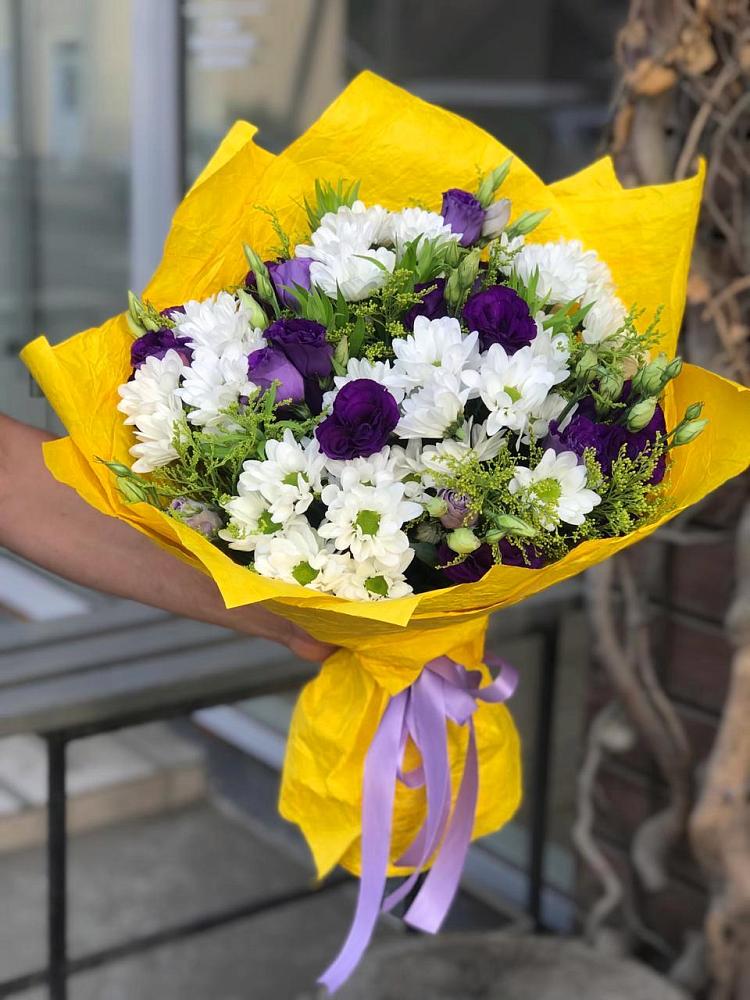 Букет цветов из: Ирисы, Хризантемы и Ромашки в посёлок центральной усадьбы совхоза Синичино
