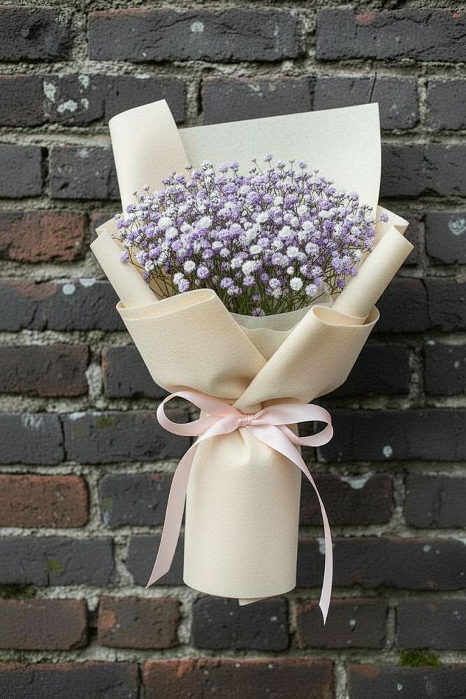 Букет цветов из: Гипсофила в посёлок центральной усадьбы совхоза Синичино