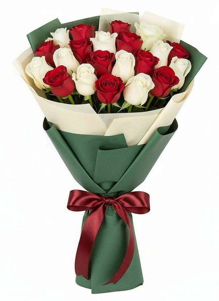 Букет Микс из красных и белых роз в посёлок центральной усадьбы совхоза Синичино