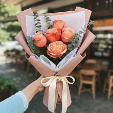 Букет цветов из:  Розы в посёлок центральной усадьбы совхоза Синичино