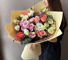 Букет цветов из:  Розы, Лизиантусы и Гвоздики #REPLACE_PRED# посёлок центральной усадьбы совхоза Синичино