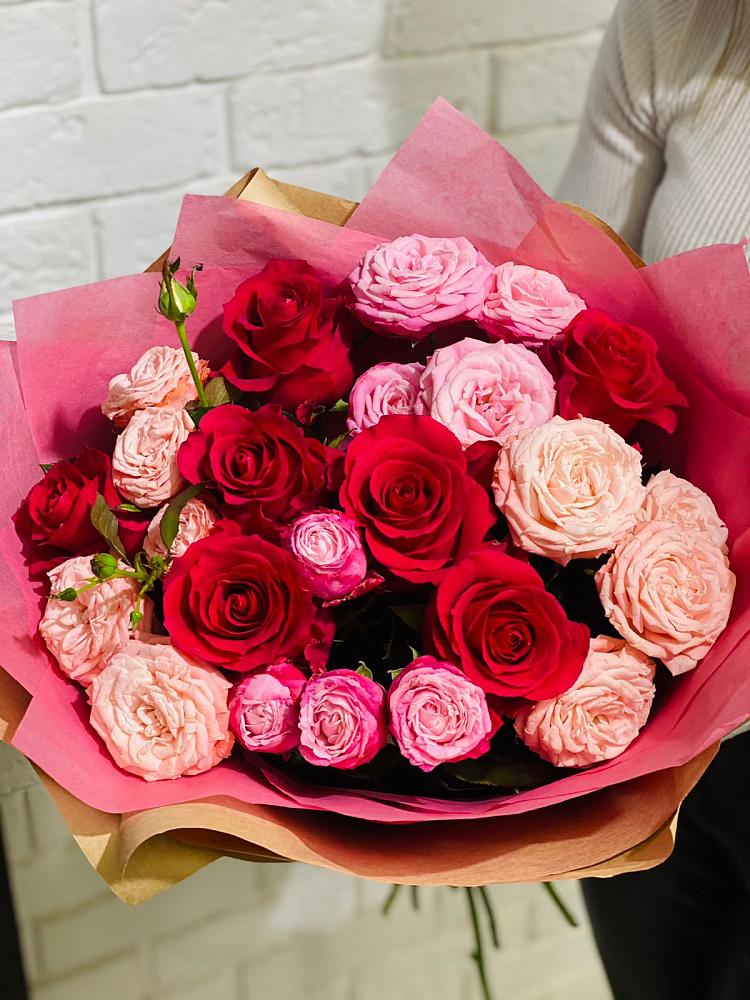 Букет цветов из: Розы в посёлок центральной усадьбы совхоза Синичино