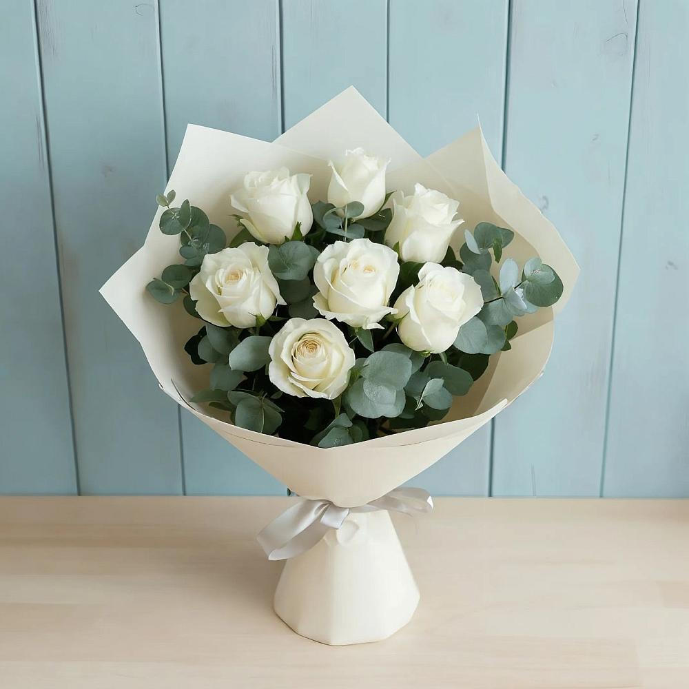 Букет Белые розы в Эвкалипте в посёлок центральной усадьбы совхоза Синичино
