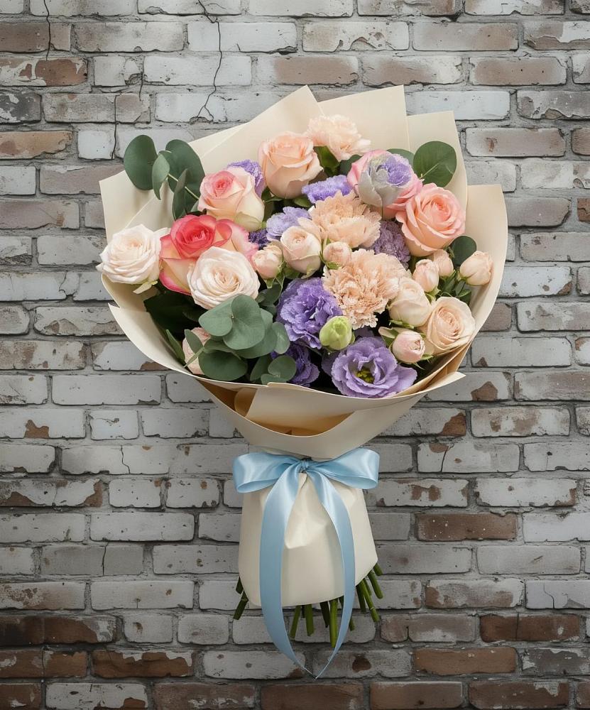 Букет цветов из: Розы, Лизиантусы и Гвоздики в посёлок центральной усадьбы совхоза Синичино