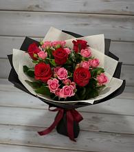 Букет цветов из:  Розы в посёлок центральной усадьбы совхоза Синичино