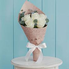 Букет цветов из:  Розы в посёлок центральной усадьбы совхоза Синичино