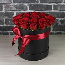 Цветочная композиция из Розы в шляпной коробке в посёлок центральной усадьбы совхоза Синичино