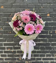 Букет цветов из:  Герберы и Хризантемы в посёлок центральной усадьбы совхоза Синичино