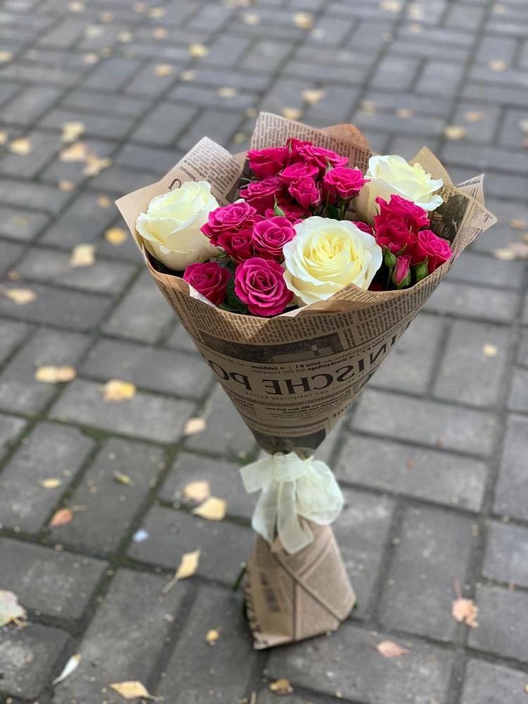 Букет цветов из: Розы в посёлок центральной усадьбы совхоза Синичино