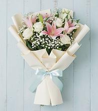 Букет цветов из:  Лилии в посёлок центральной усадьбы совхоза Синичино