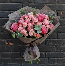 Букет цветов из:  Розы в посёлок центральной усадьбы совхоза Синичино