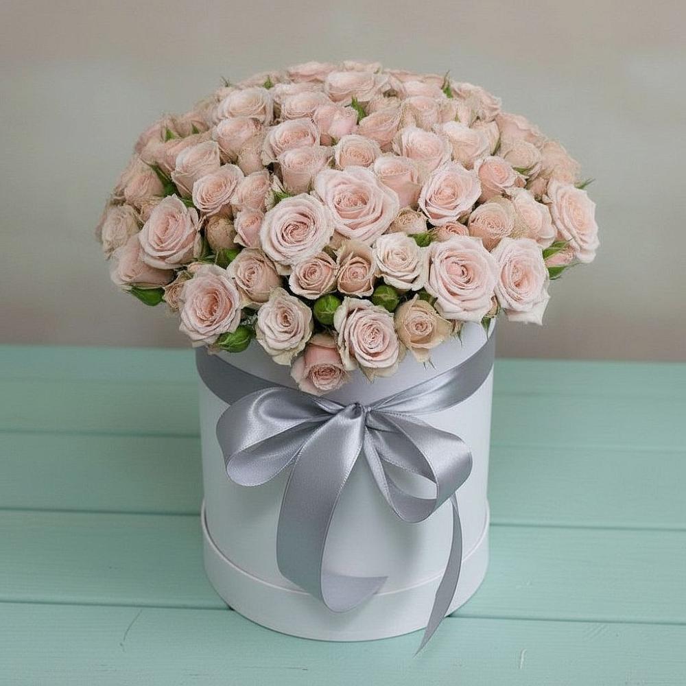 Цветочная композиция из Розы в шляпной коробке в посёлок центральной усадьбы совхоза Синичино