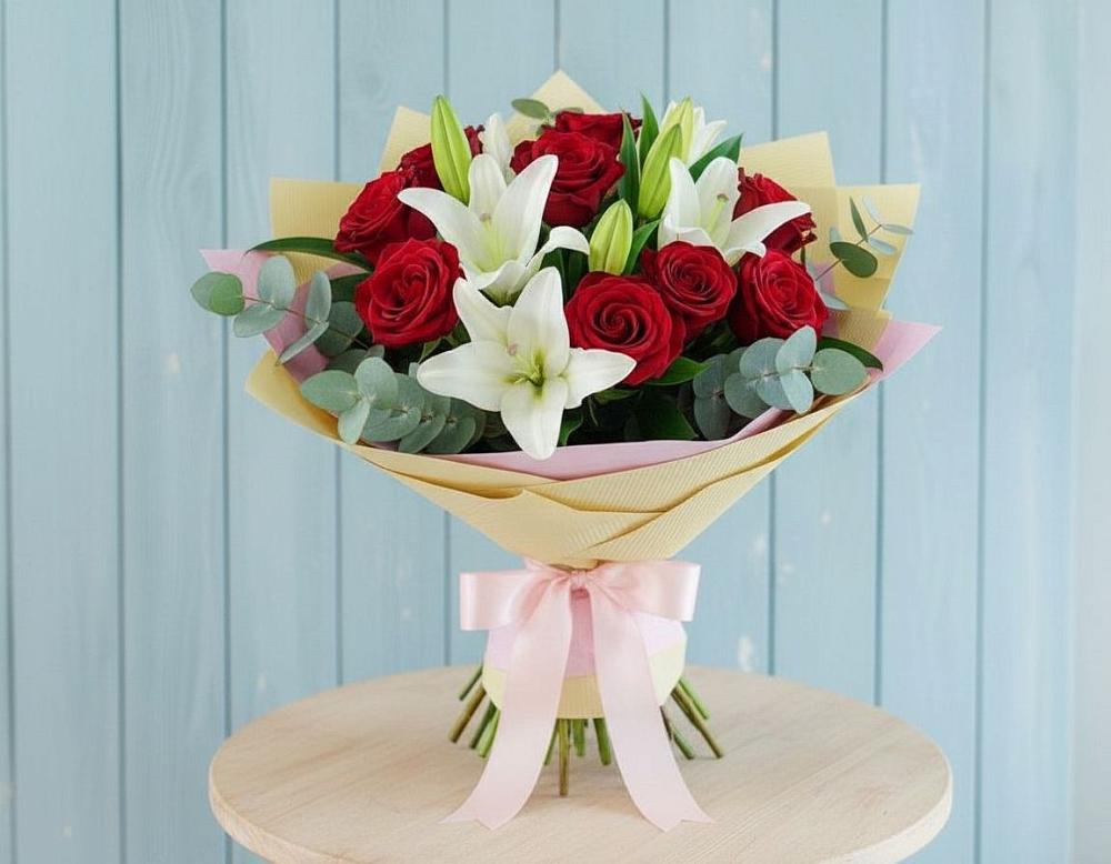 Букет цветов из: Лилии и Розы в посёлок центральной усадьбы совхоза Синичино